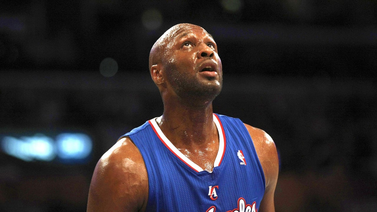 Lamar Odom conscious and communicating, family says